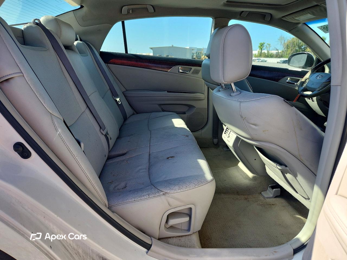 Toyota Avalon 2011