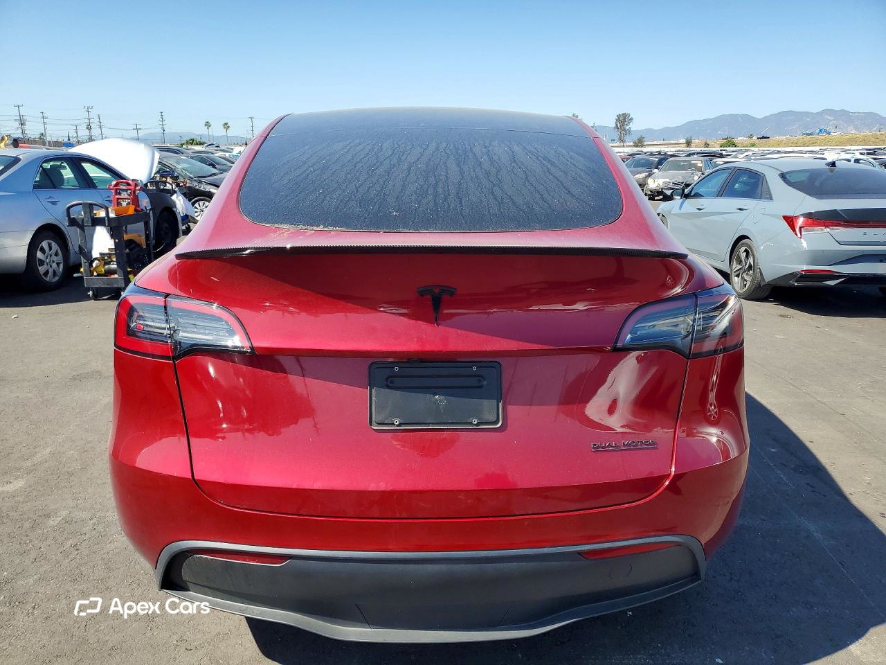 Tesla Model Y 2025