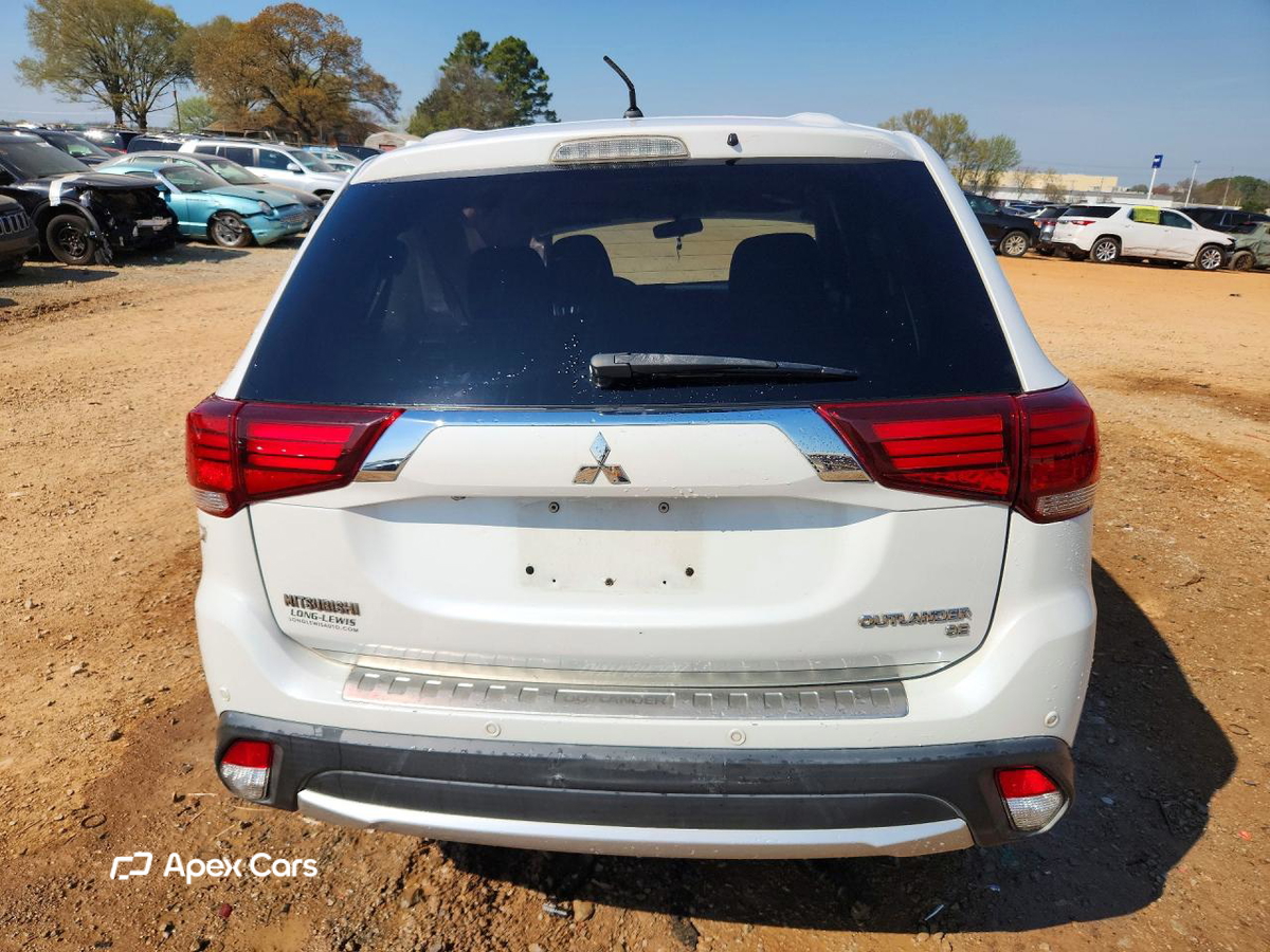 Mitsubishi Outlander 2016