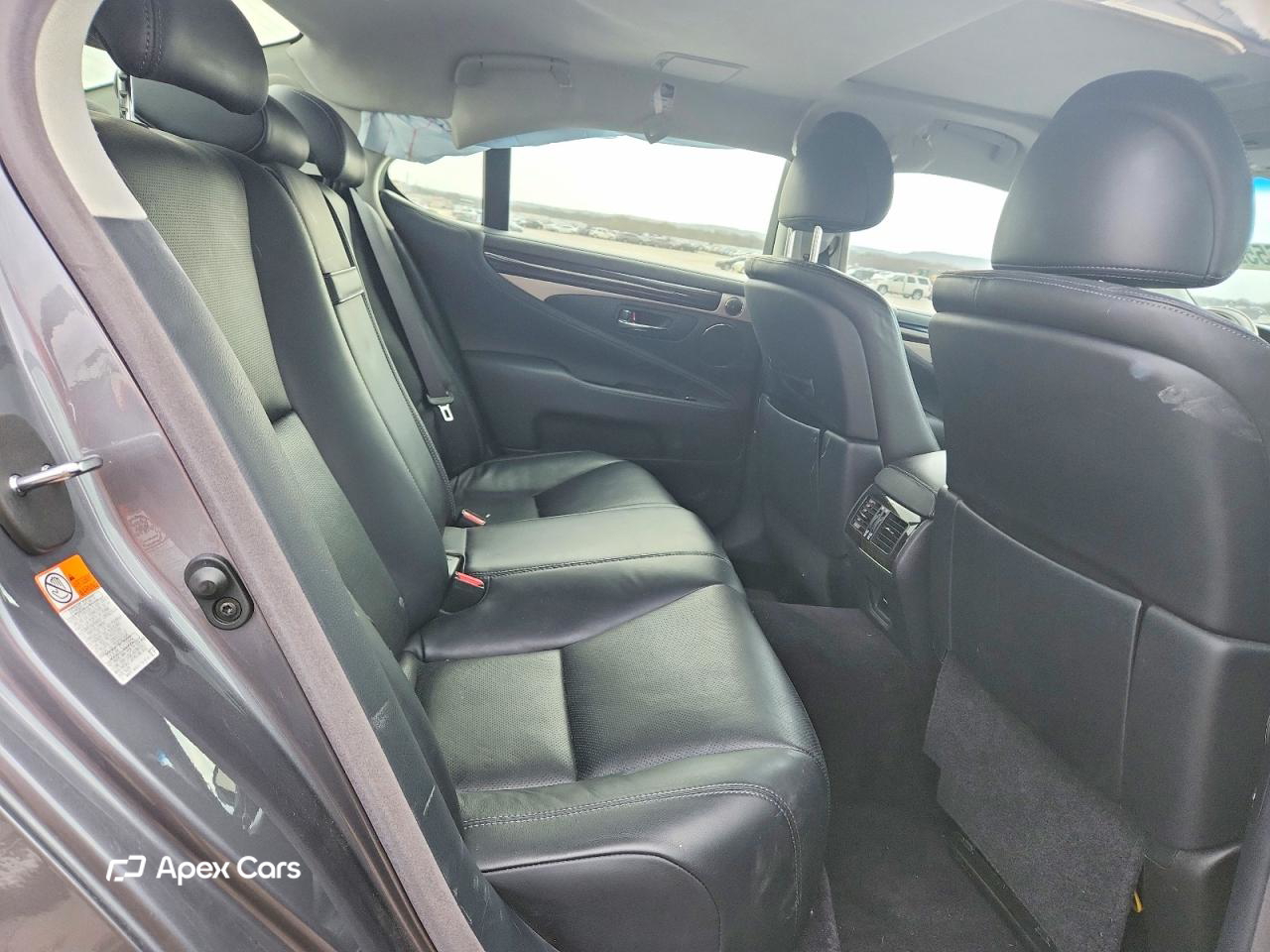 Lexus LS 2015