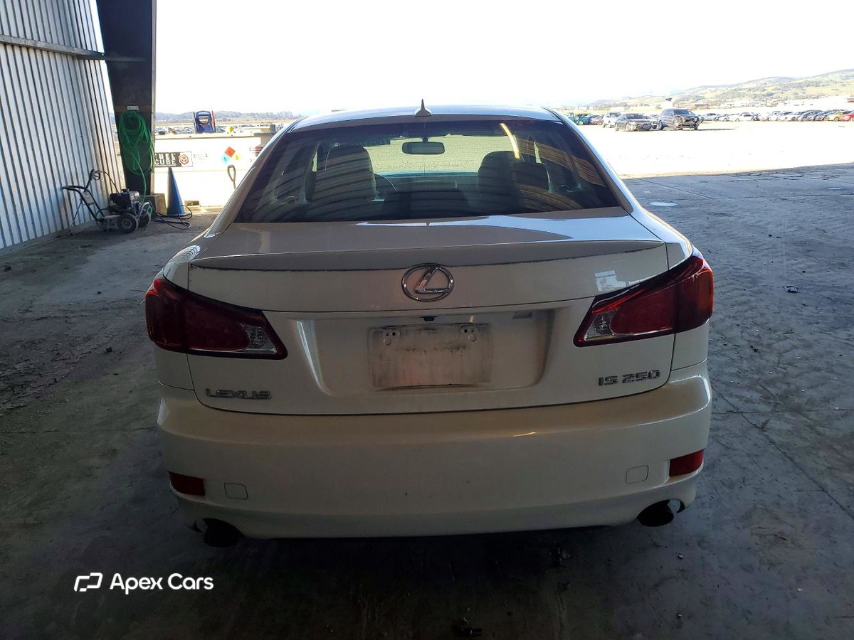Lexus IS 2010