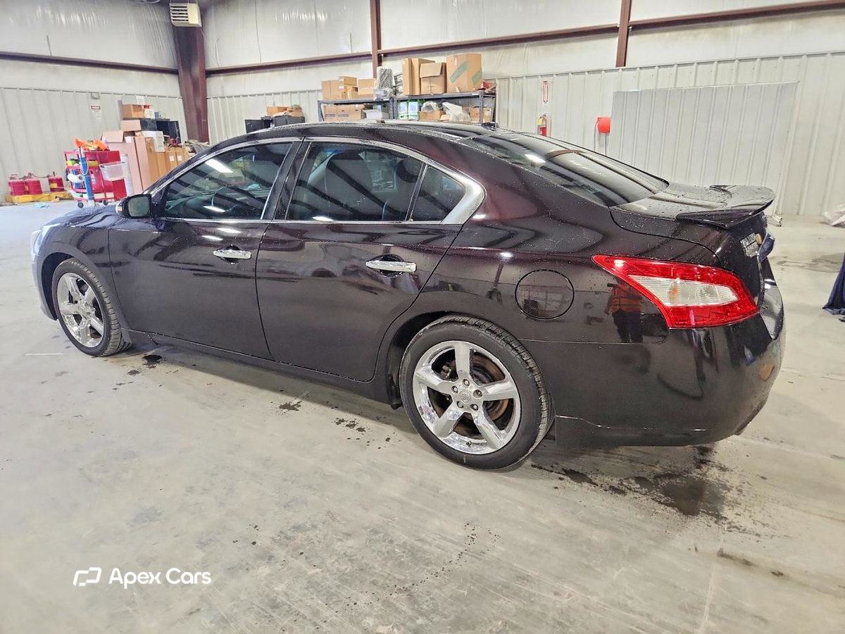 Nissan Maxima 2010