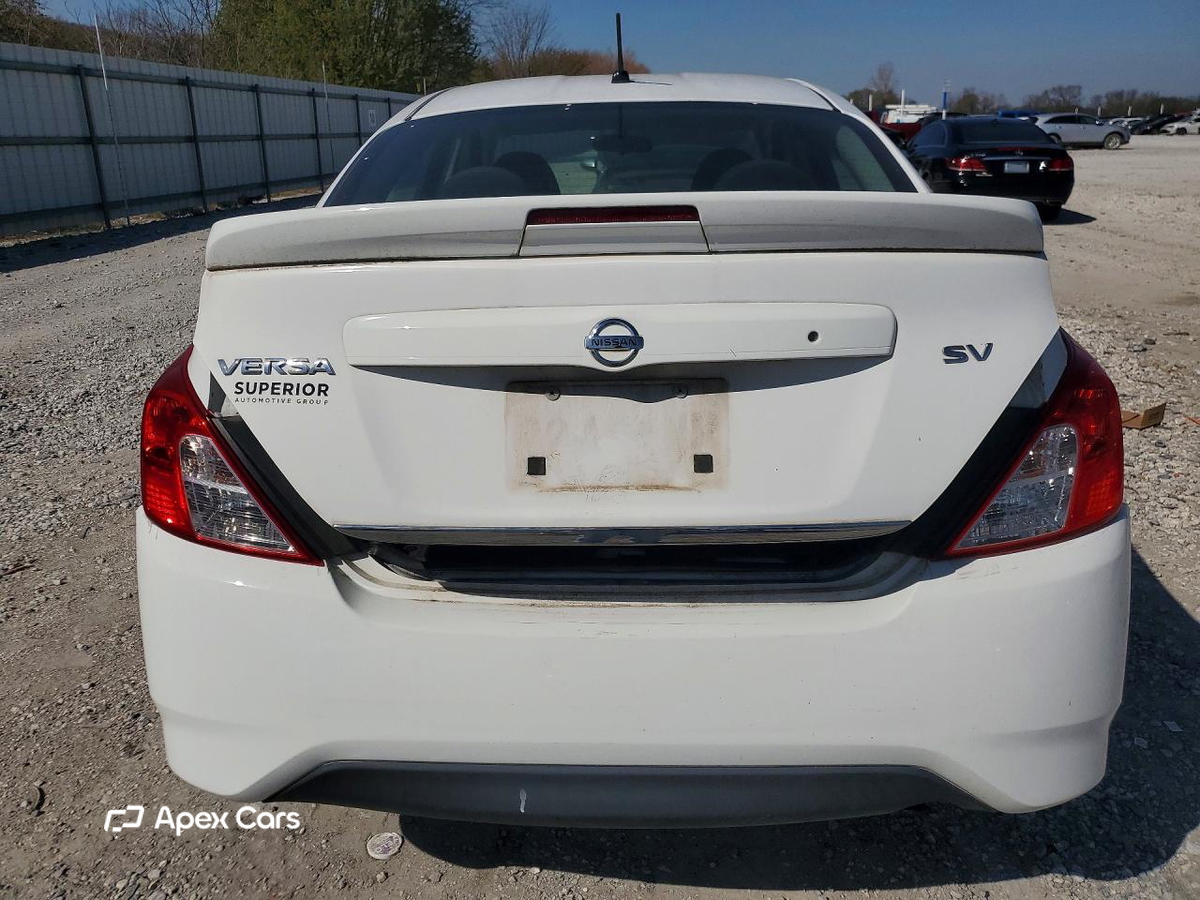 Nissan Versa 2018