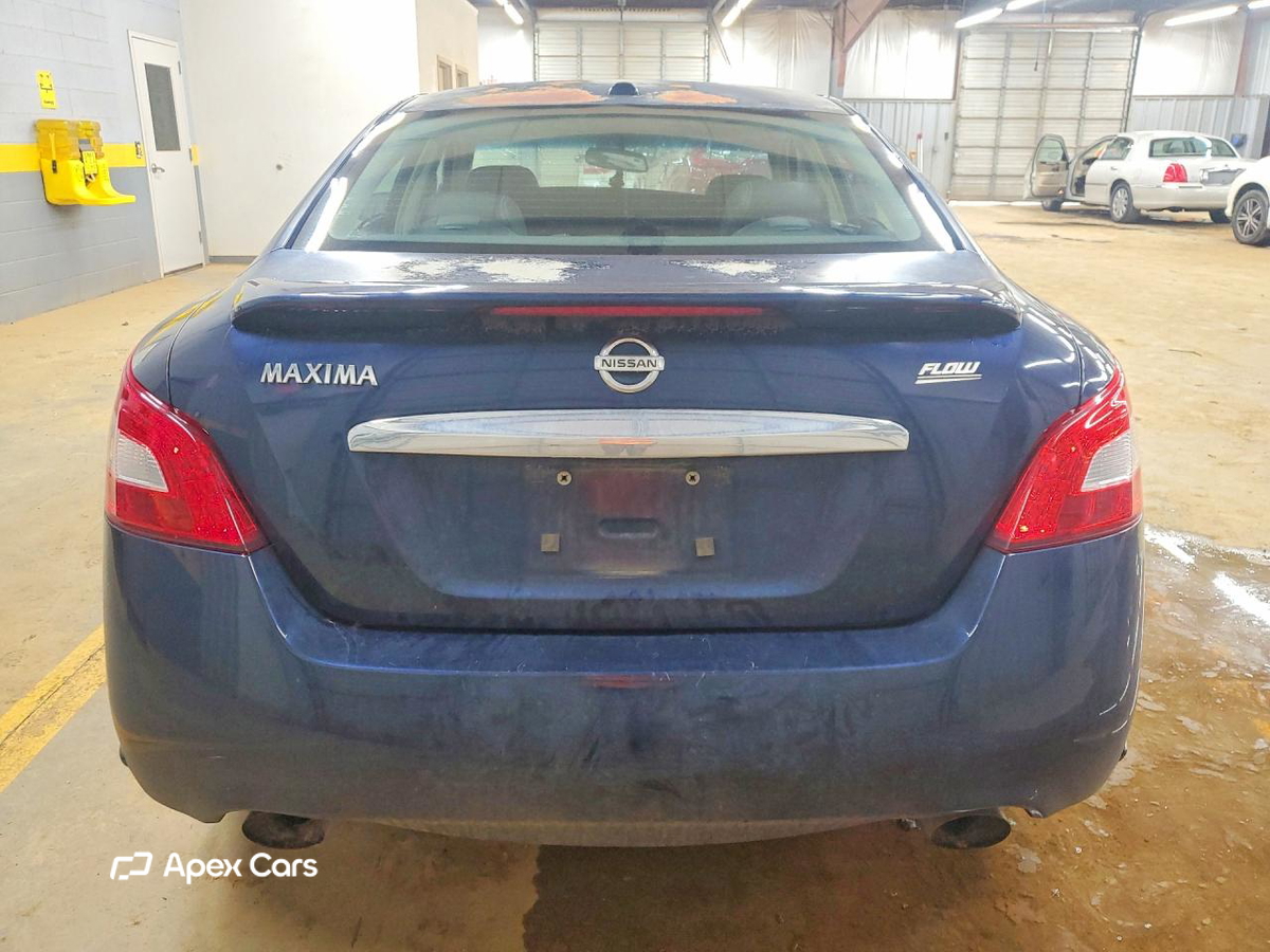 Nissan Maxima 2010