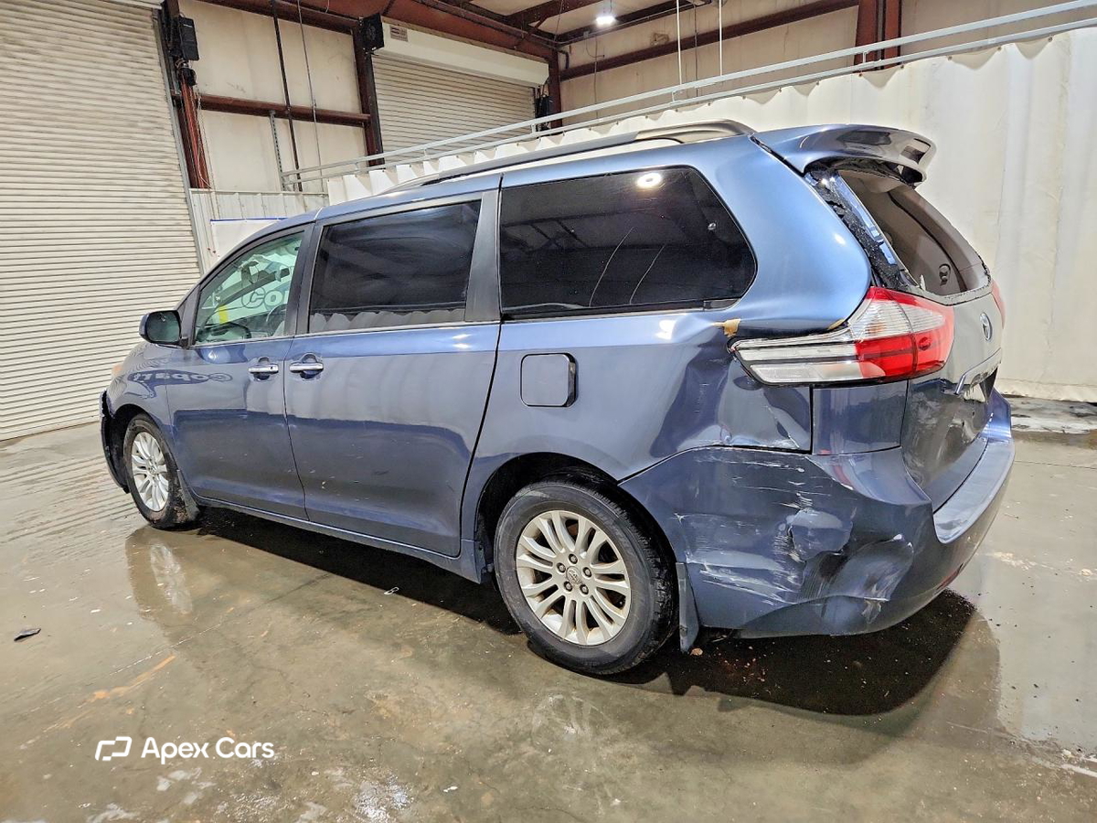Toyota Sienna 2016