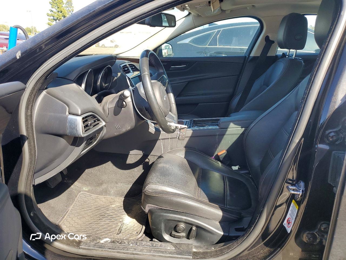 Jaguar XE 2018