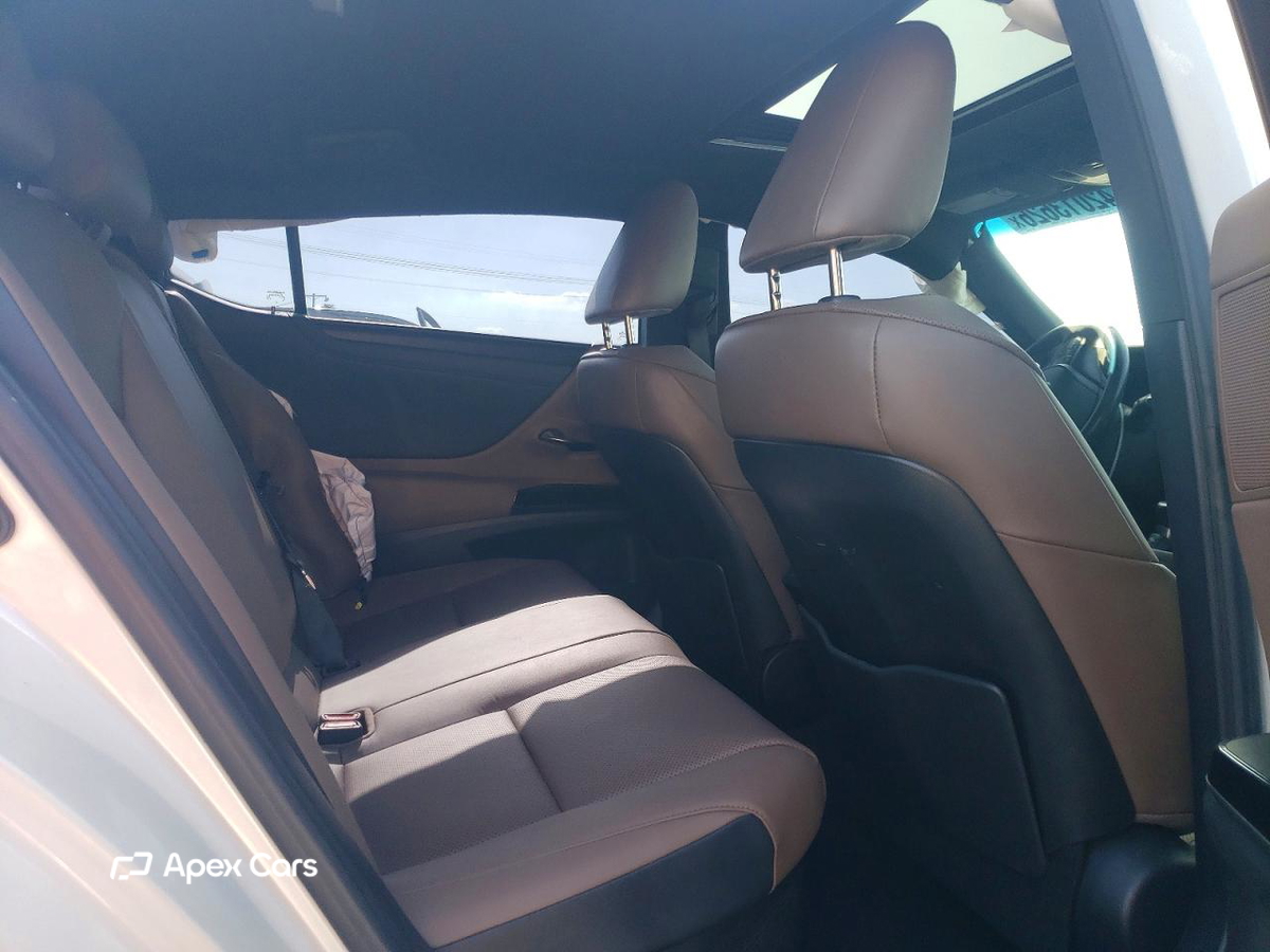 Lexus ES 2024