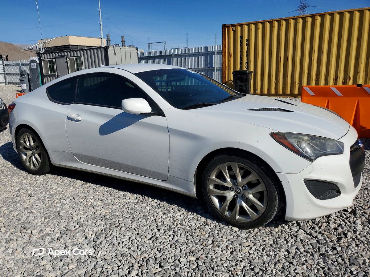 Hyundai Genesis 2013