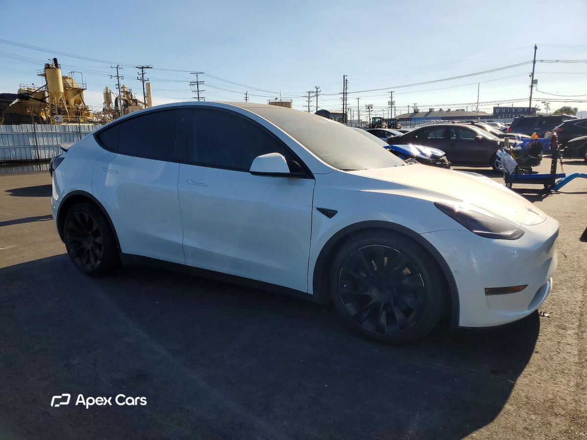 Tesla Model Y 2022