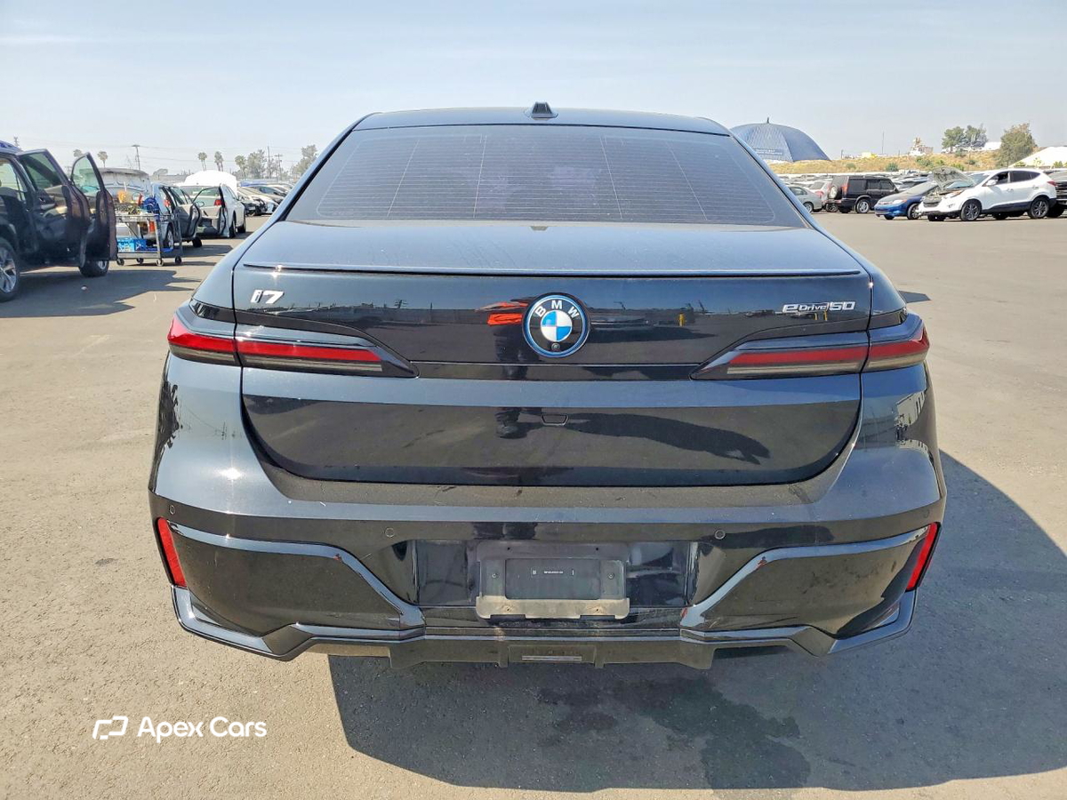 BMW i7 2024