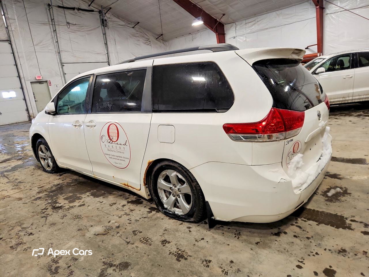 Toyota Sienna 2011