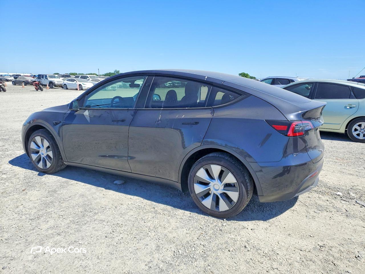 Tesla Model Y 2024