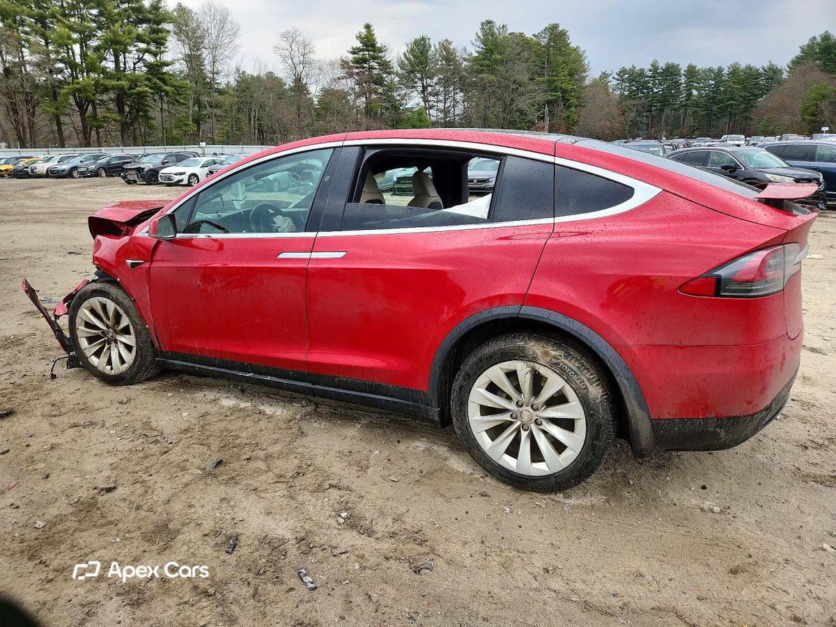 Tesla Model X 2021