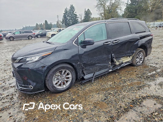 Toyota Sienna 2023 - Image 1 of 14