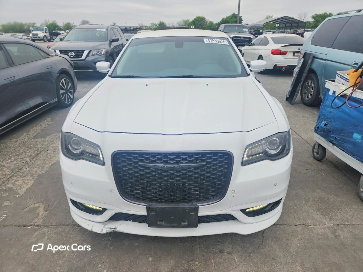 Chrysler 300 2022