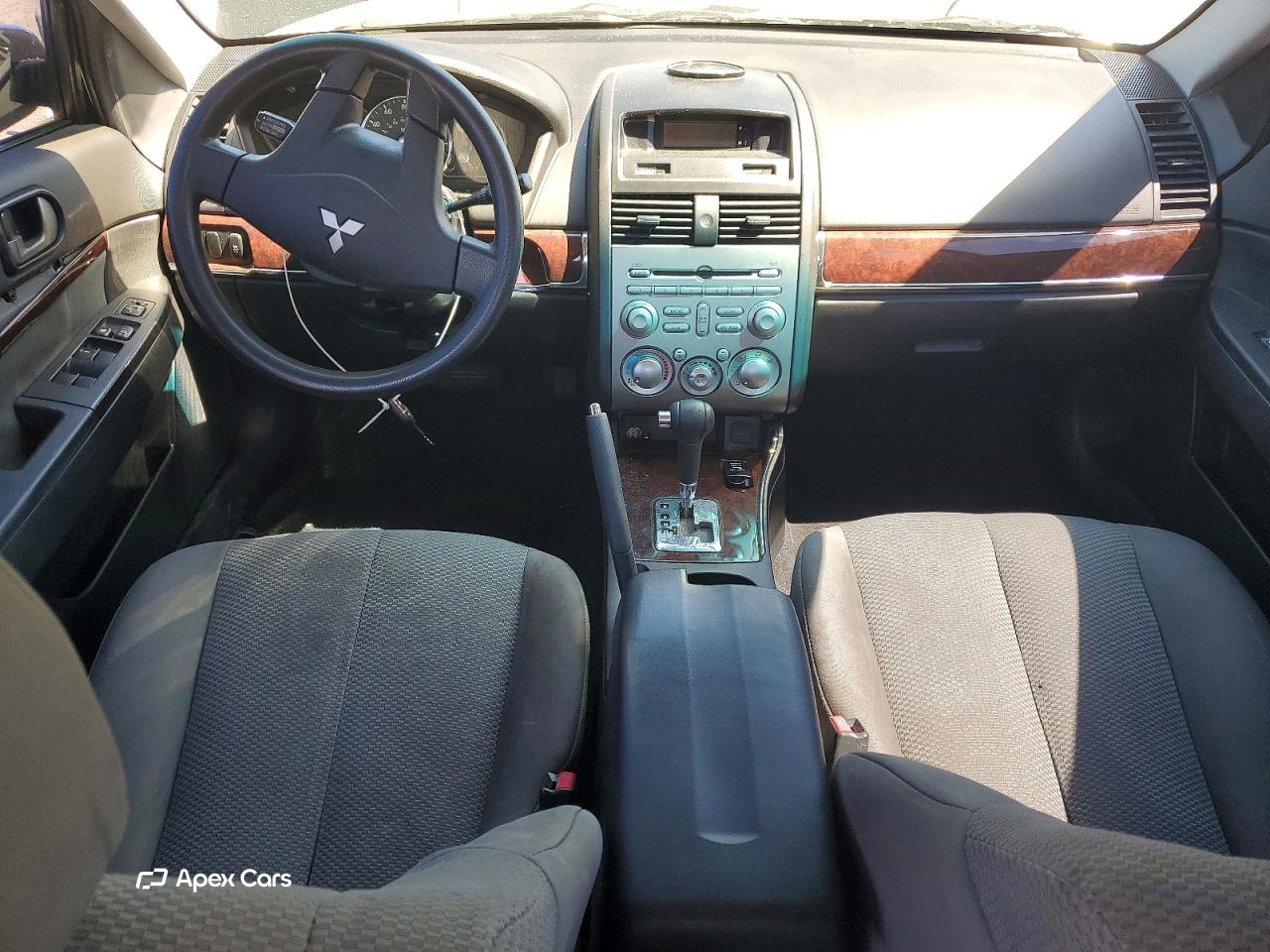 Mitsubishi Galant 2010