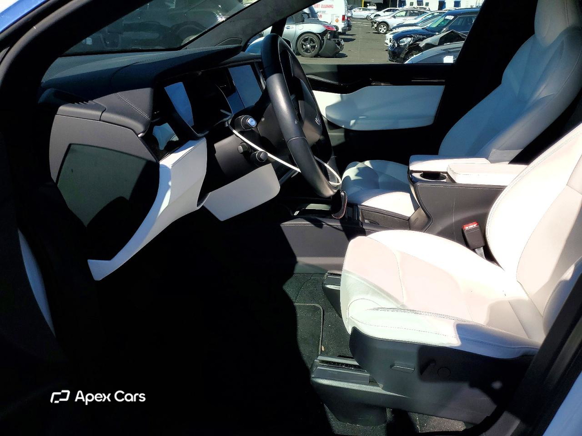Tesla Model X 2020
