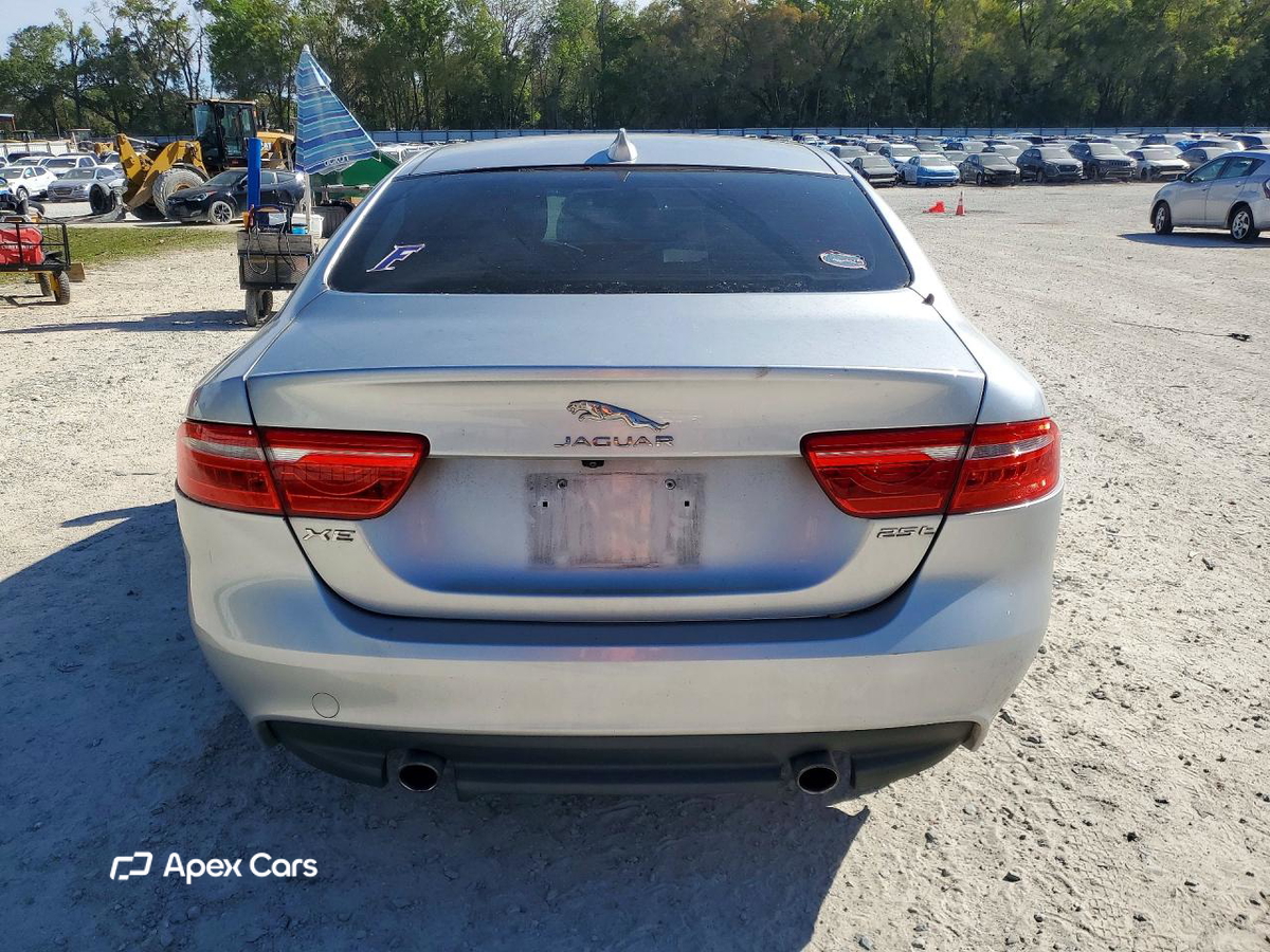 Jaguar XE 2017