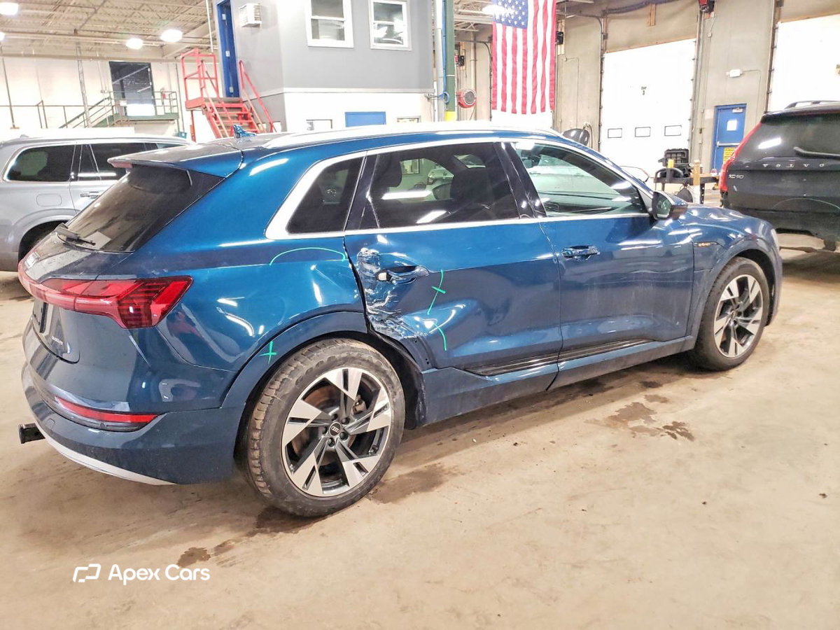 Audi e-tron 2022