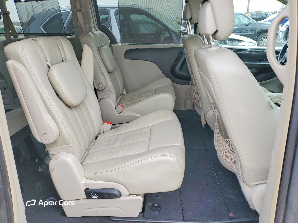 Chrysler Voyager 2013