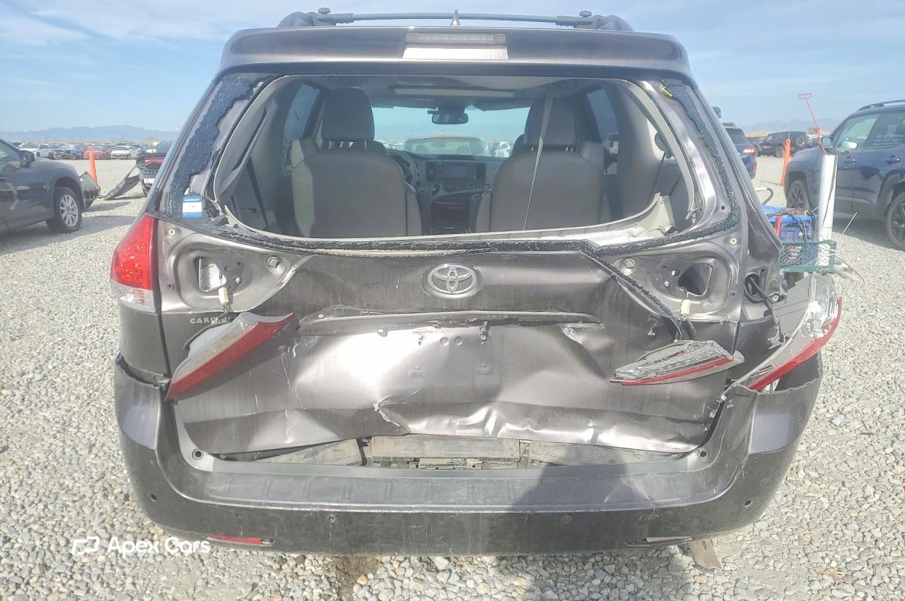 Toyota Sienna 2011