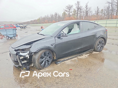 Tesla Model Y 2025 - Image 1 of 14