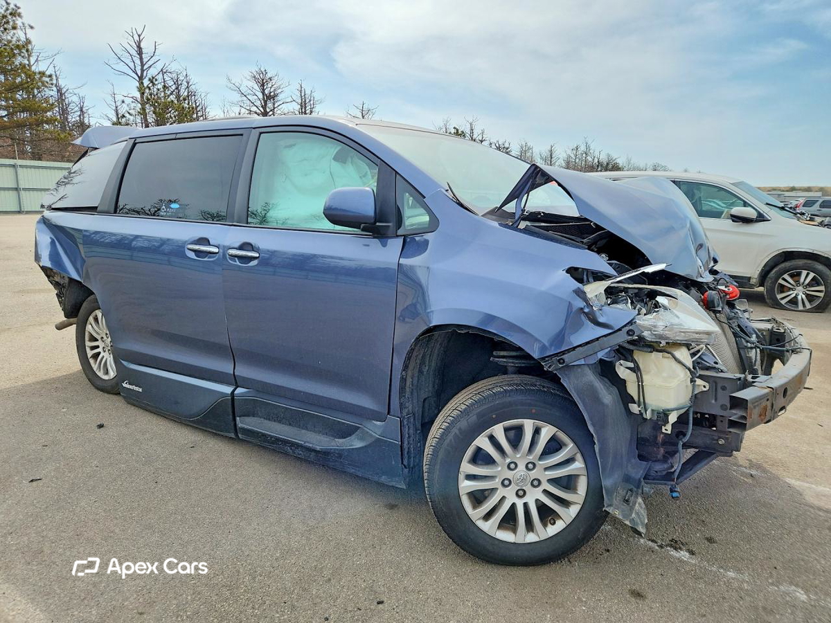 Toyota Sienna 2015