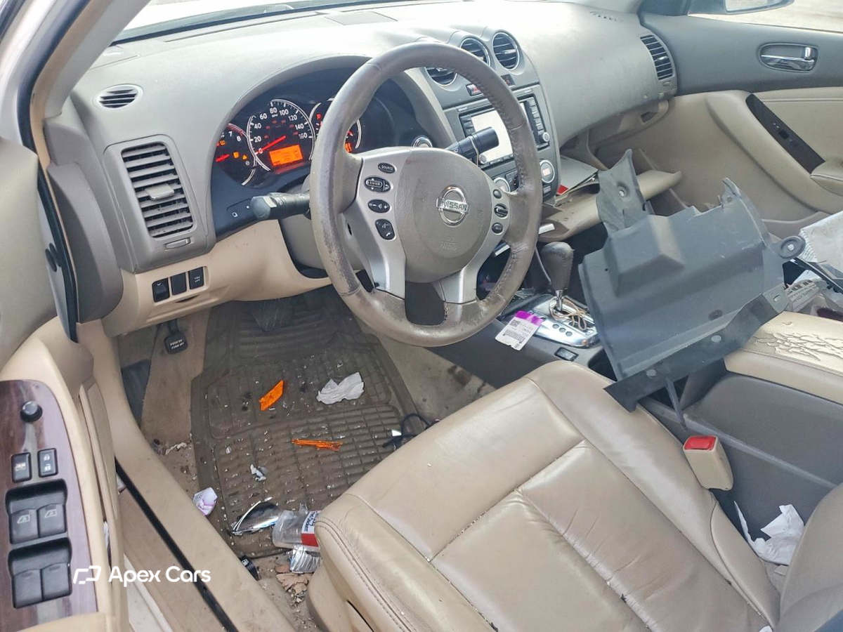 Nissan Altima 2010