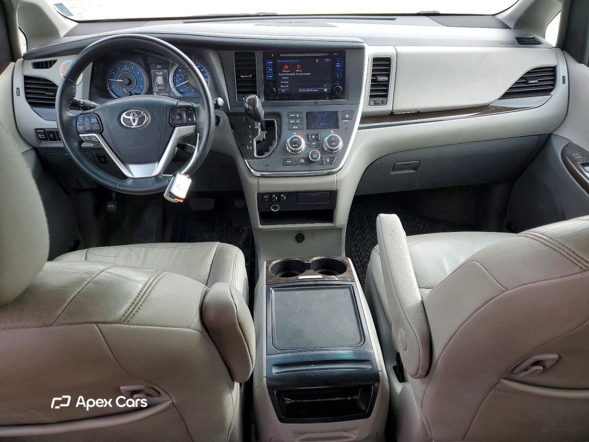 Toyota Sienna 2016