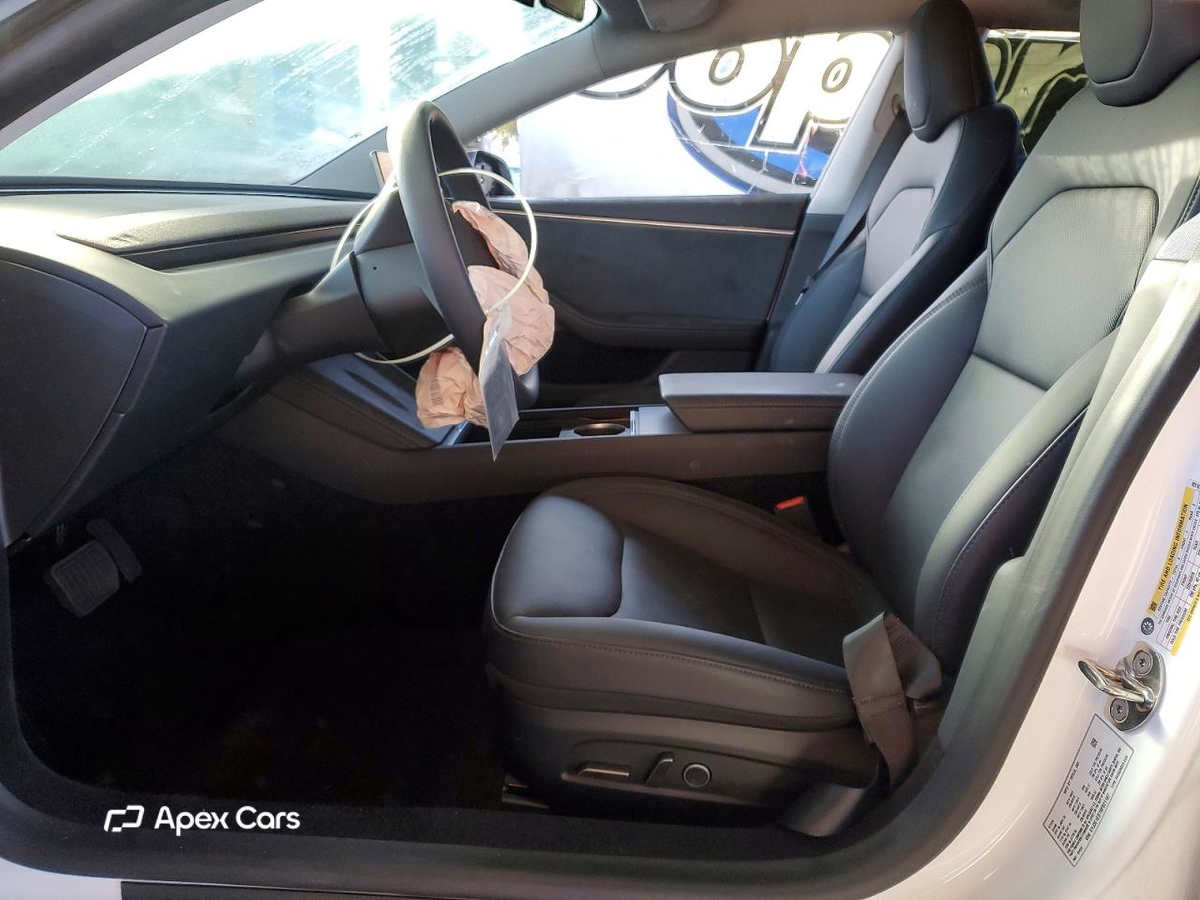 Tesla Model 3 2024