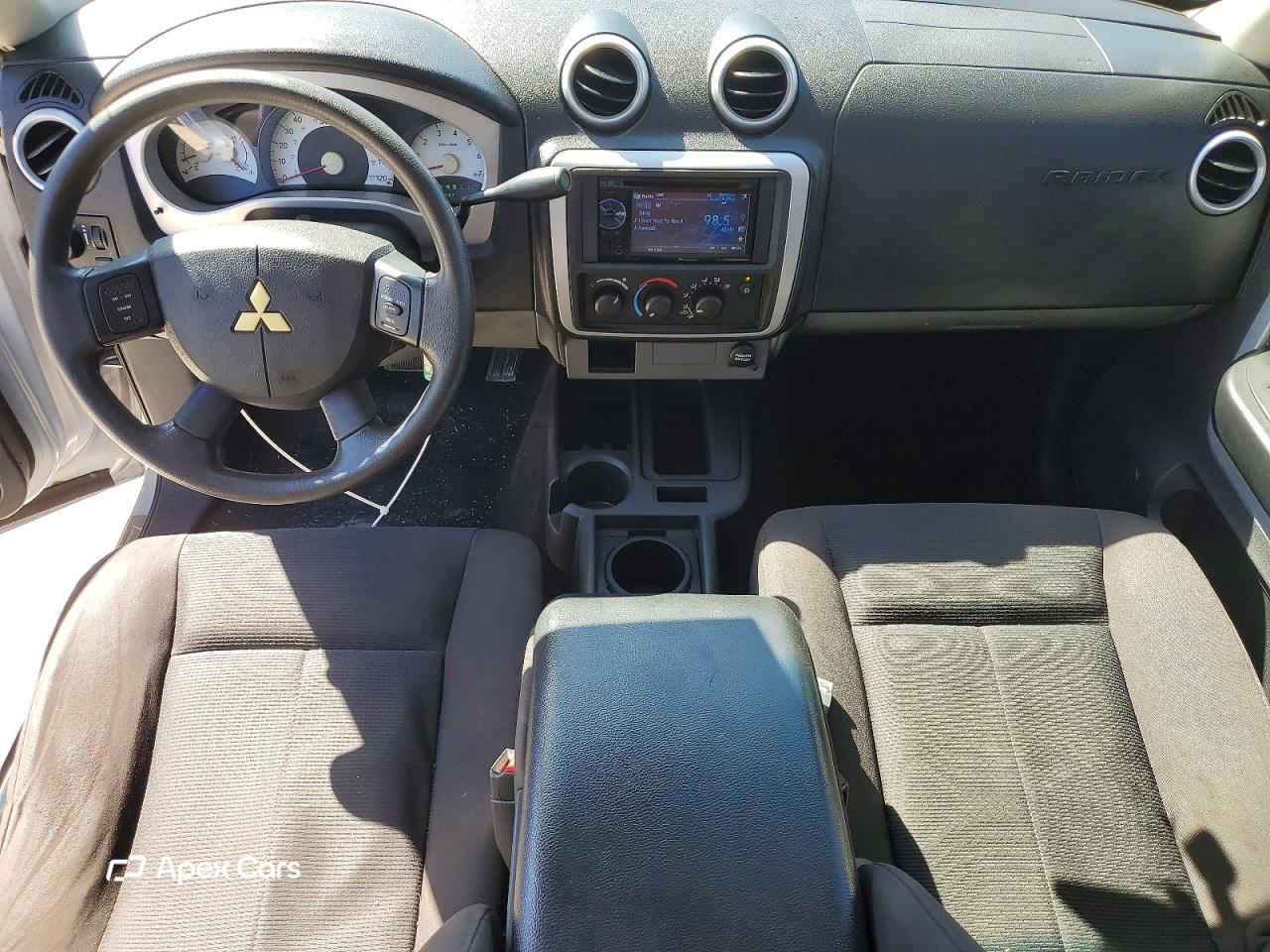 Mitsubishi Raider 2009