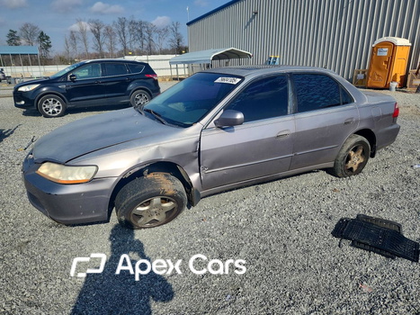 Honda Accord 2000 - Image 1 of 12