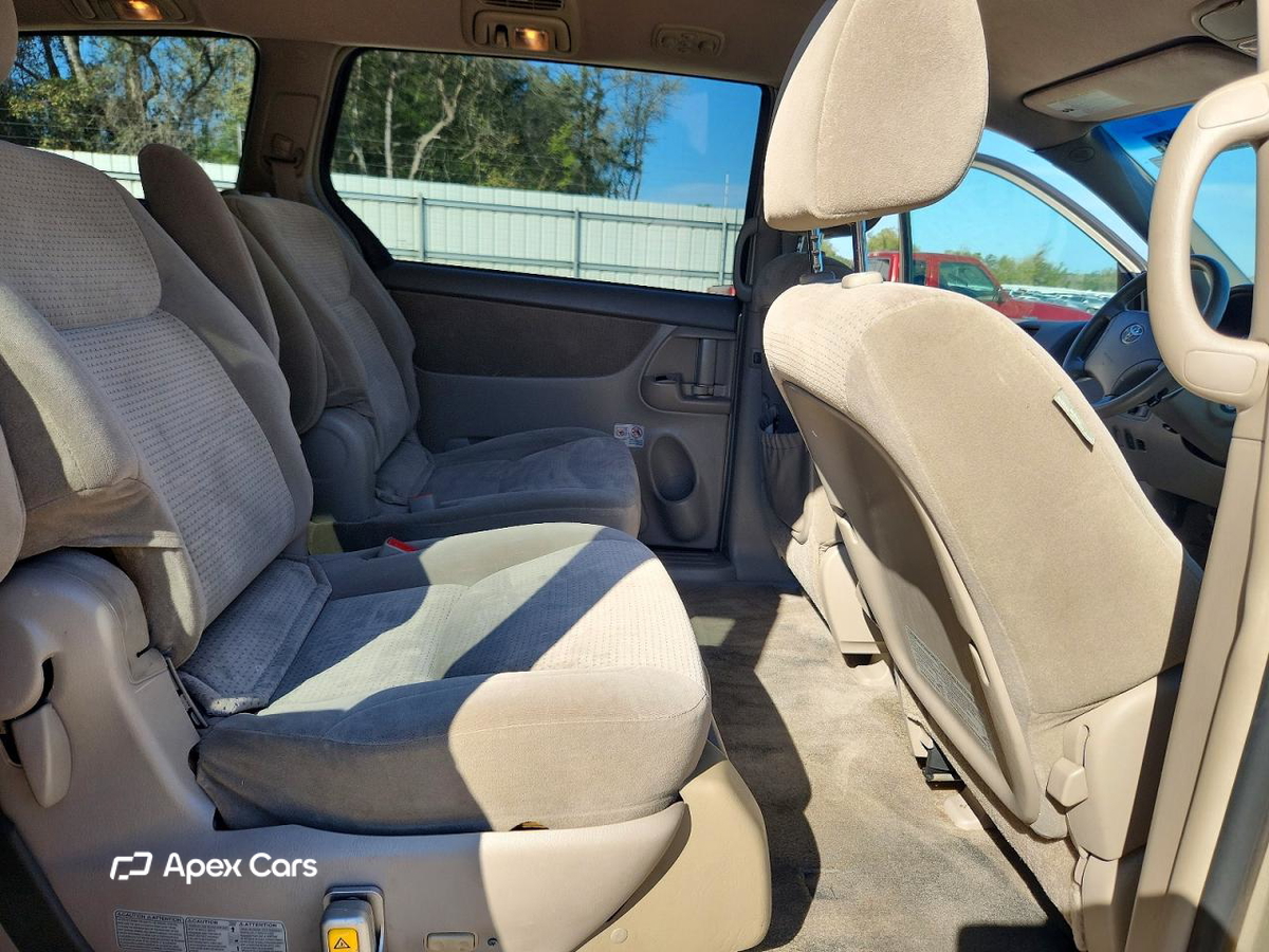 Toyota Sienna 2010