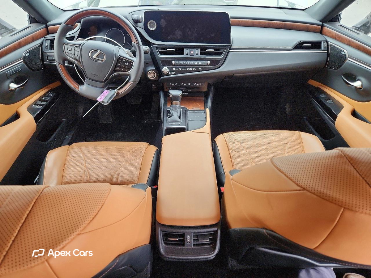 Lexus ES 2022