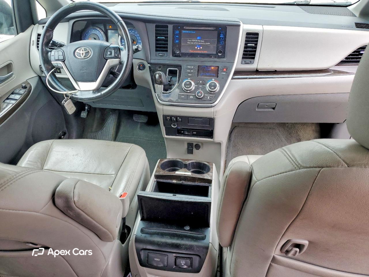 Toyota Sienna 2015