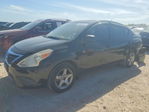 Nissan Versa 2015