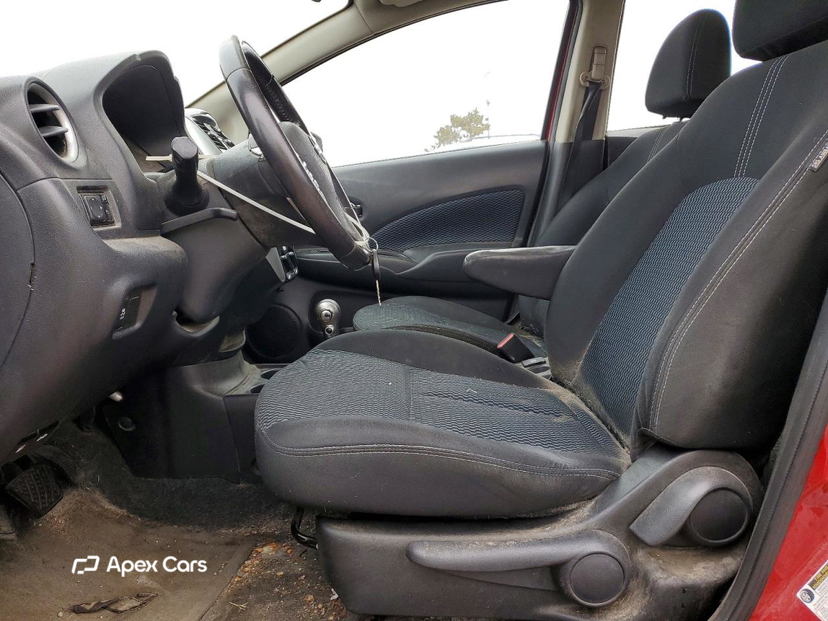 Nissan Versa 2015