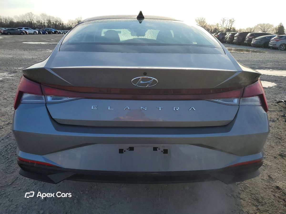 Hyundai Elantra 2021