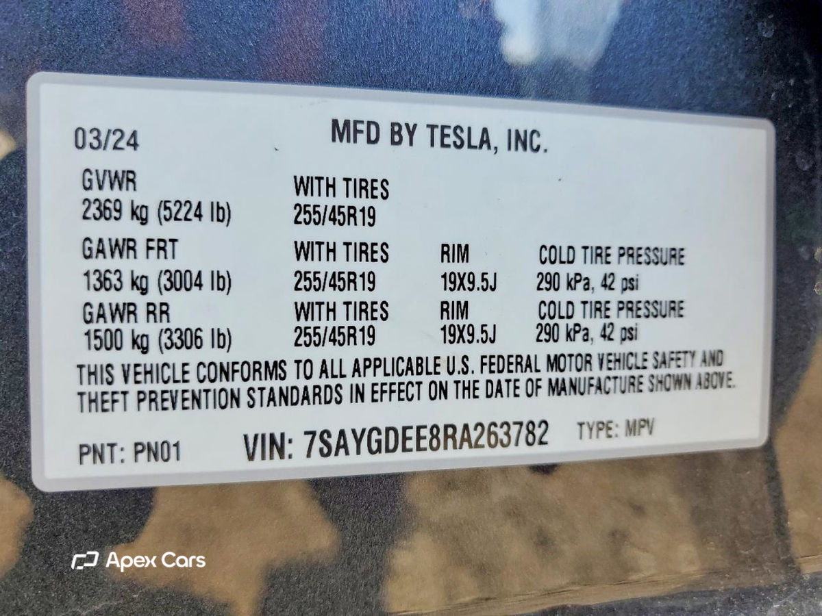 Tesla Model Y 2024
