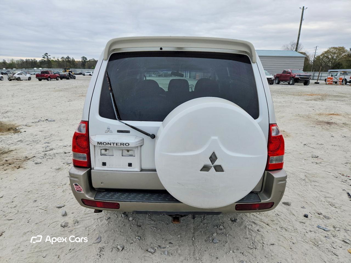 Mitsubishi Montero 2003