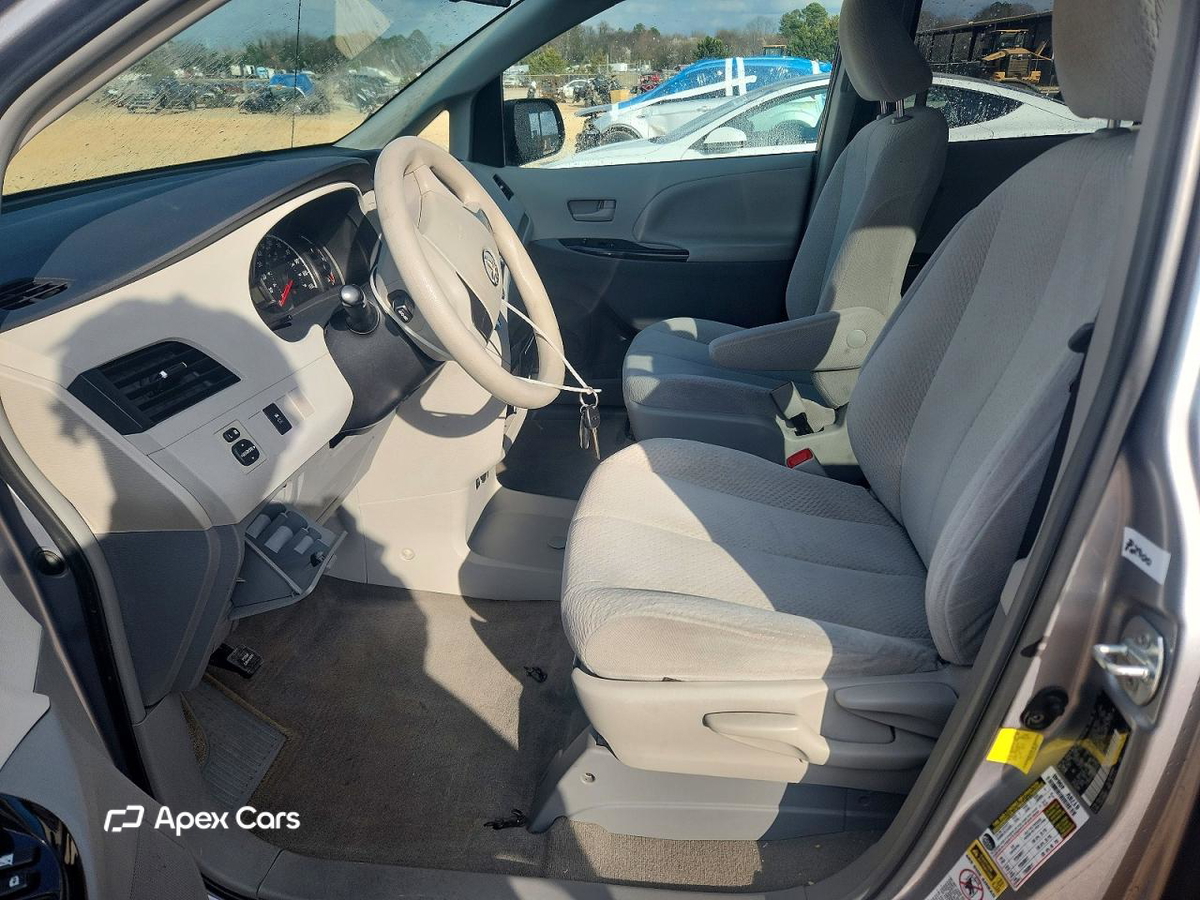 Toyota Sienna 2012