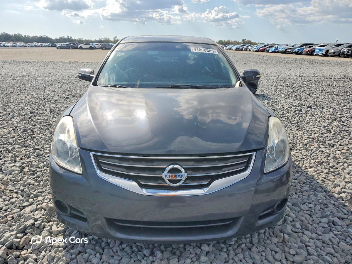 Nissan Altima 2010