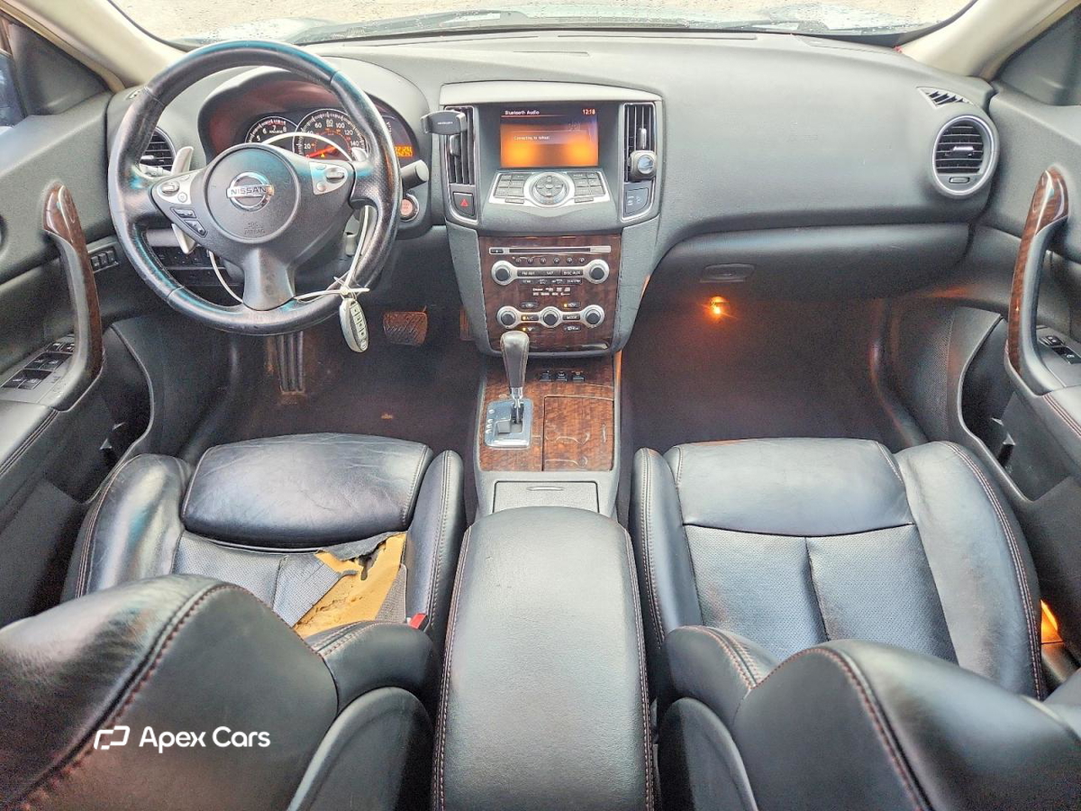 Nissan Maxima 2010