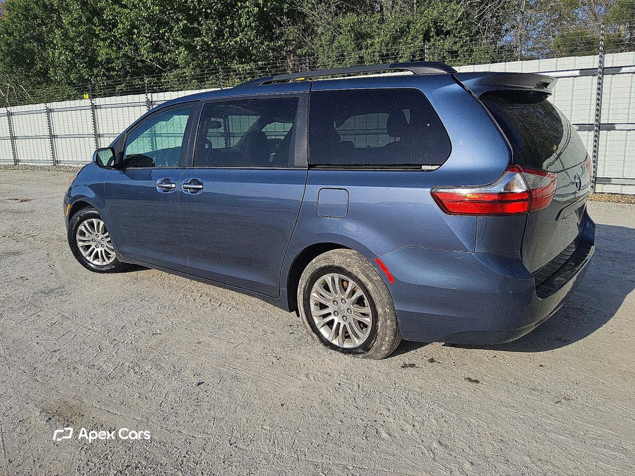 Toyota Sienna 2016