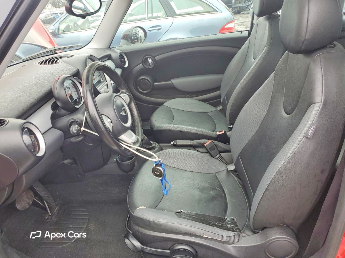 MINI Cooper 2010