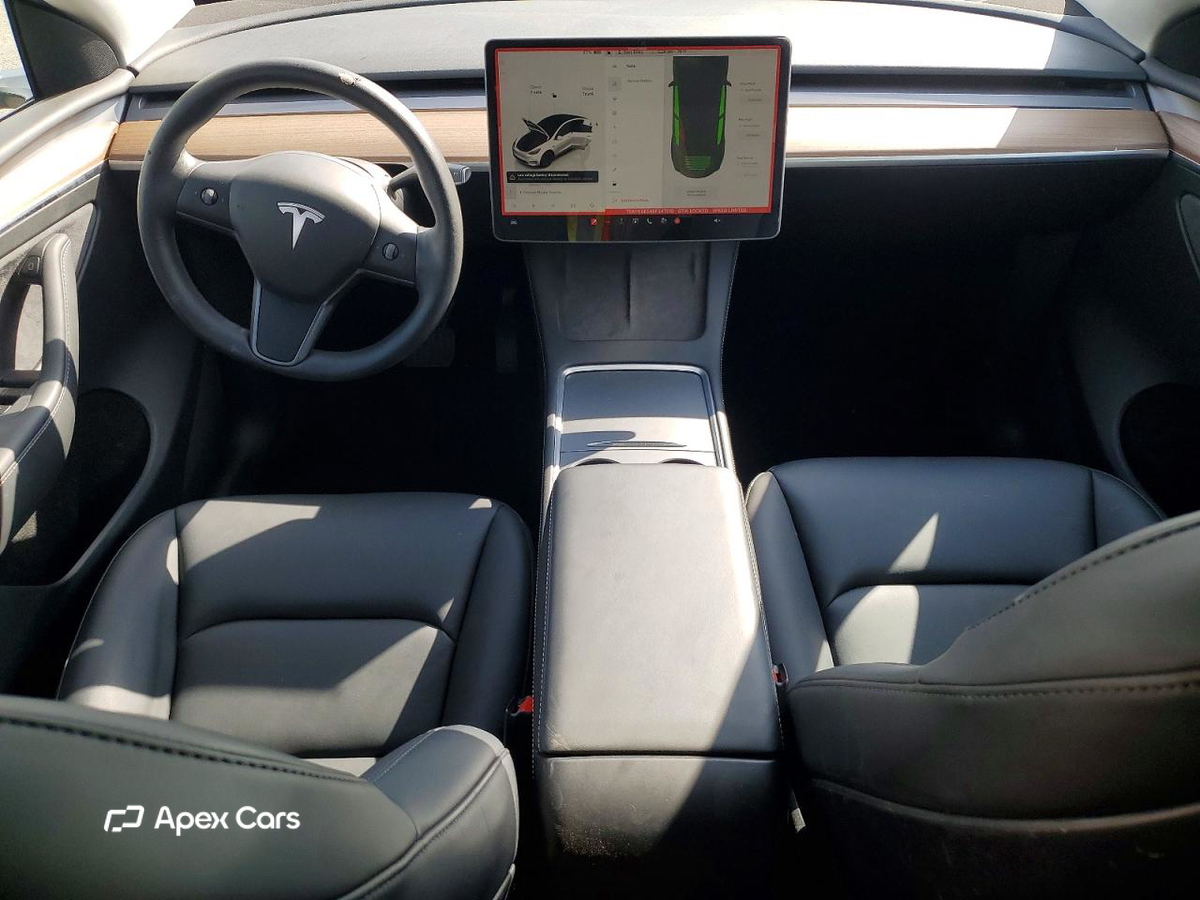 Tesla Model Y 2025