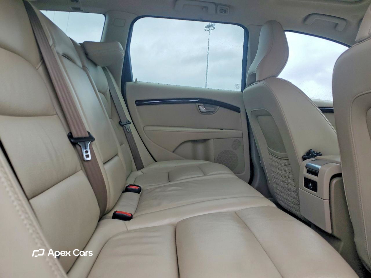 Volvo XC70 2012