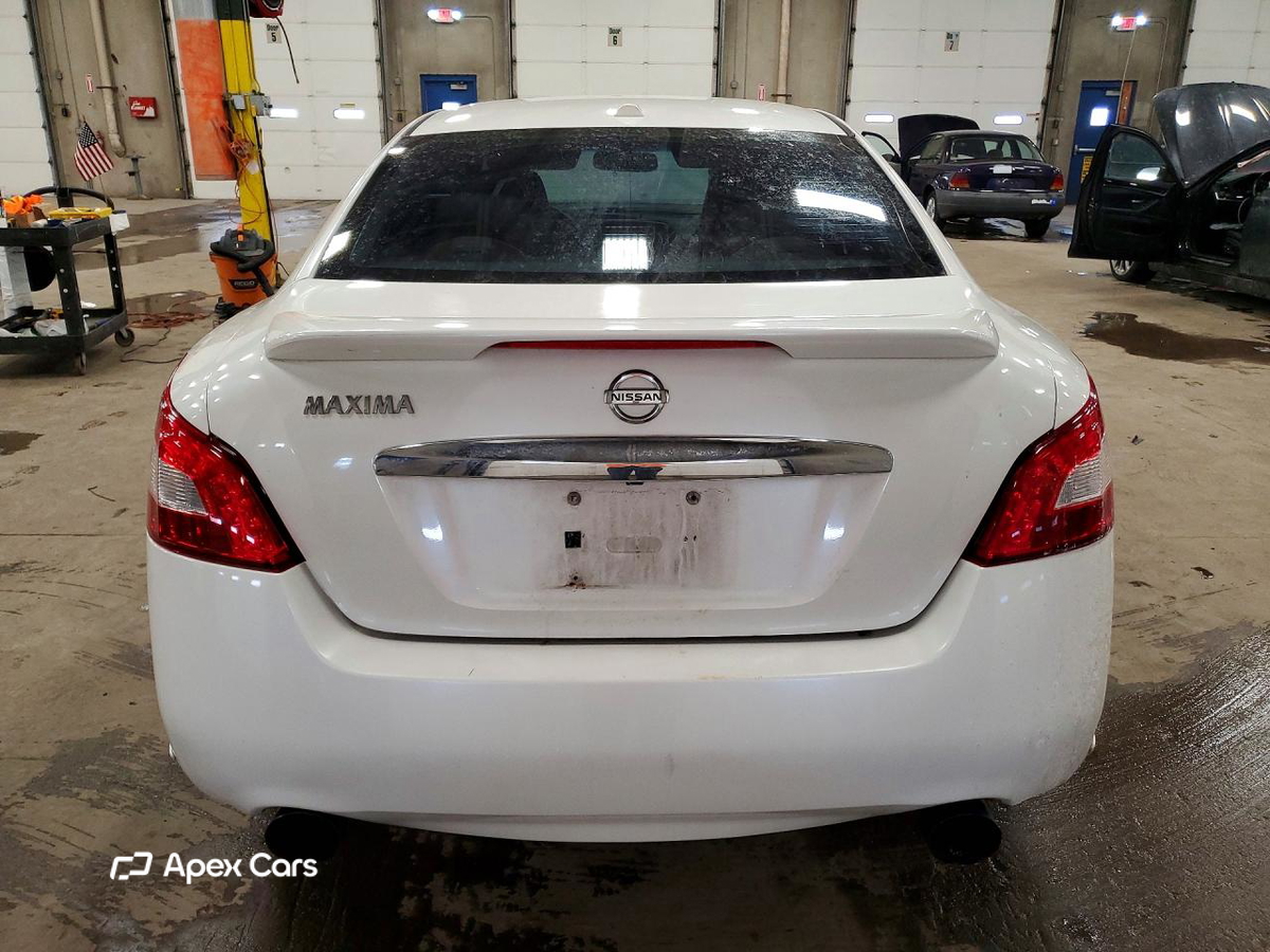 Nissan Maxima 2010