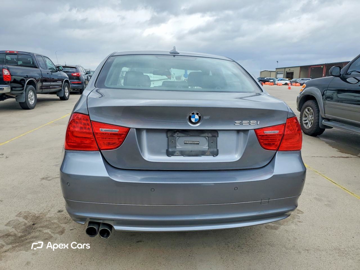 BMW Series 3 2011