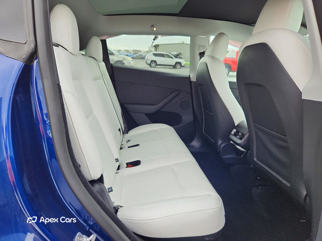 Tesla Model Y 2025